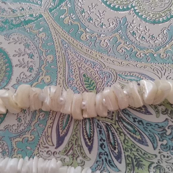 2 Bracelets - Picture 3 of 6